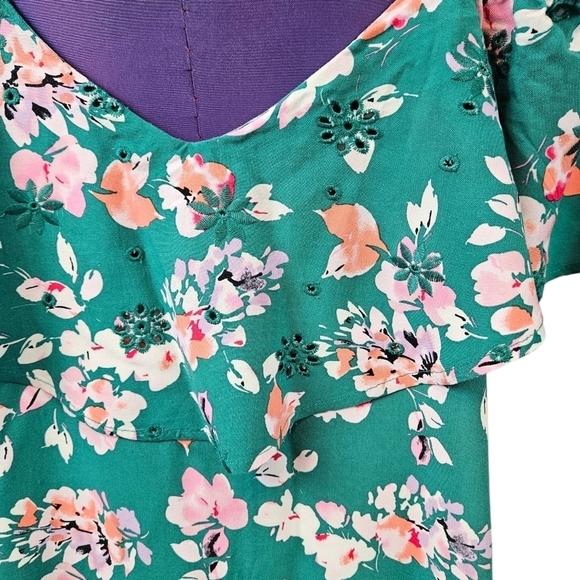 Torrid Green Floral Challis Embroidered Cold Shoulder Top Women's 2X Plus B102 - Picture 3 of 10